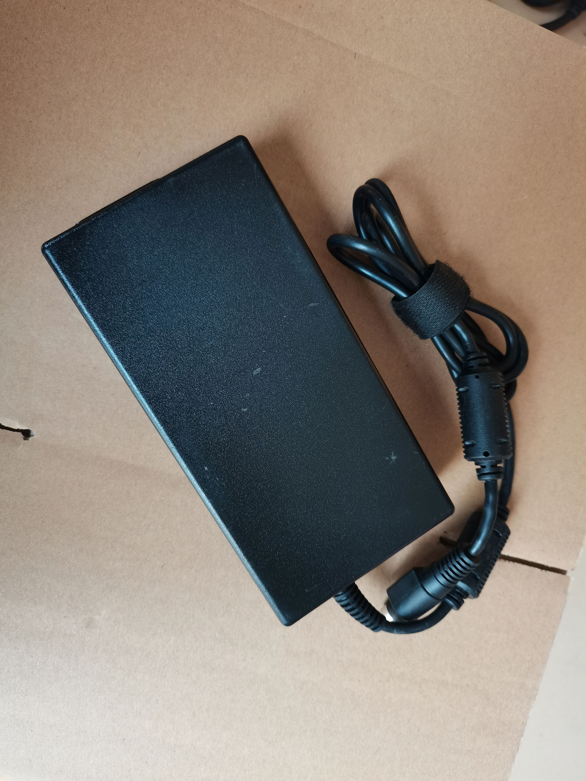OEM Delta 230W 19.5V 11.8A ADP – обзор и цена Pc Gaming Msi